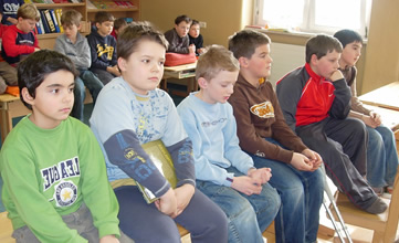 Schüler der Volksschule 1 in Jenbach - Lesung von Margit Kröll