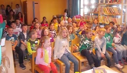Lesug, Zaubershow und Ballon modellieren in der Volksschule Untermieming - Margit Kröll