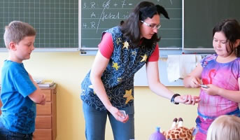 Lesung und Zaubershow in der Volksschule Brixlegg - Margit Kröll