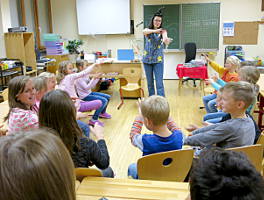 Lesung und Zaubershow mit Margit Kröll in der Volksschule Brandberg